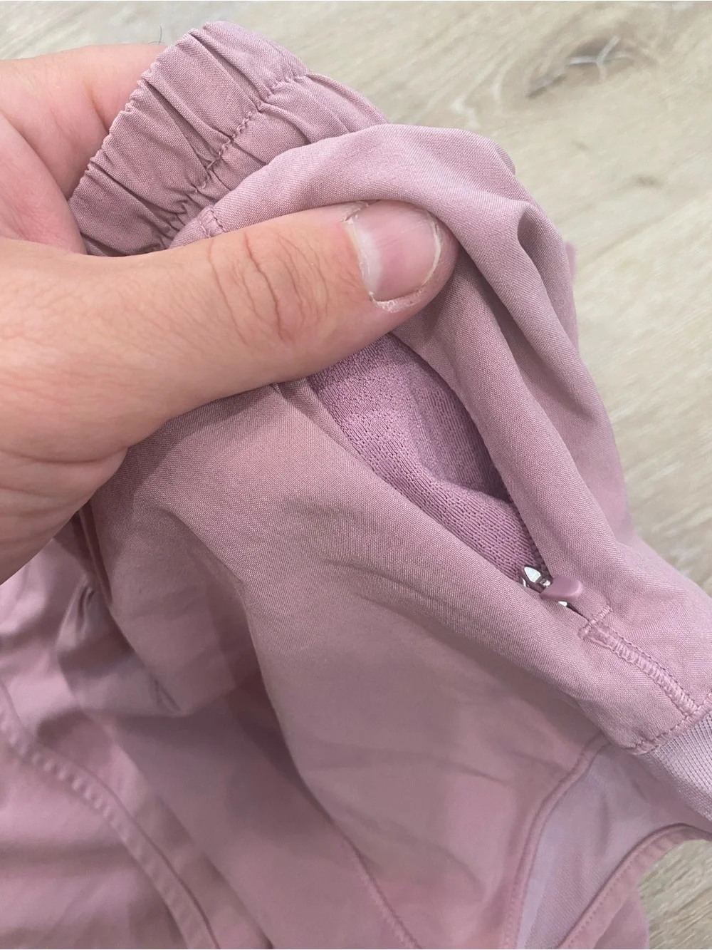 🍋 Lululemon Dusty Rose Athletic Shorts Lightweight Casual Size 8 - 2.5 inch Seam - Picture 5 of 6